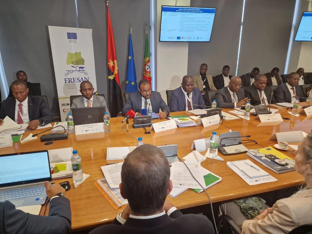Em busca de soluções sustentáveis para o impacto da seca cíclica no Cunene, Huíla e no Namibe, FRESAN reúne comité de direcção em Ondjiva