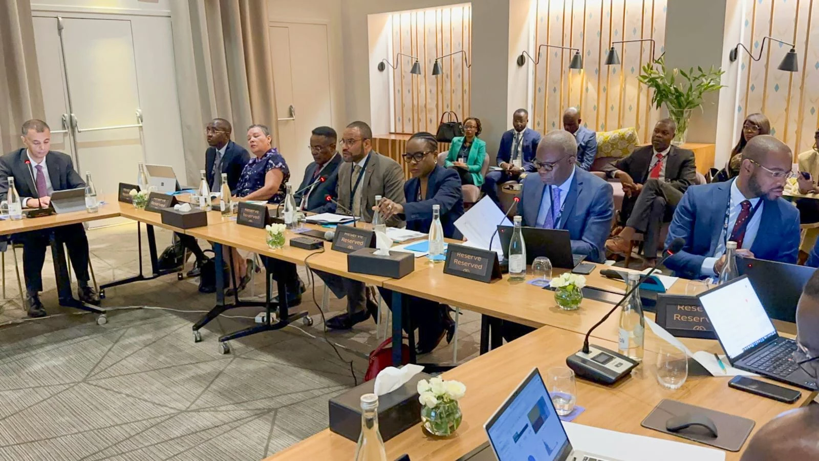 Ministra das Finanças Vera Daves de Sousa, Ministro da Economia e Planeamento Mário Caetano João e o Governador do Banco Nacional de Angola Manuel Tiago Dias apresentam cenário macroeconómico nacional no fórum com investidores internacionais em Marrocos